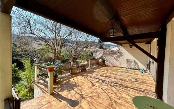 Appartement à vendre    8 pièces • 187 m2 Sète