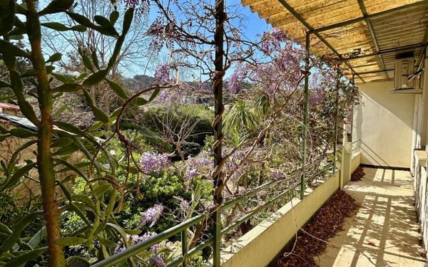 Appartement à vendre    8 pièces • 187 m2 Sète