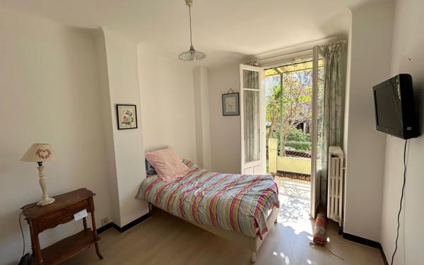 Appartement à vendre    8 pièces • 187 m2 Sète