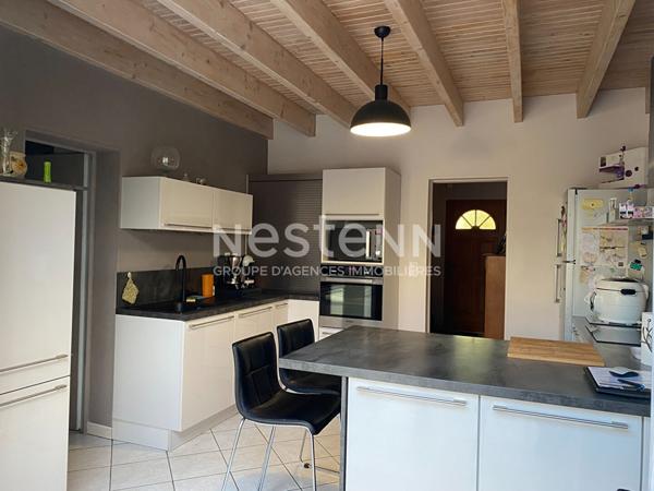 Maison spacieuse à vendre à Bressuire quartier Saint Porchaire de 144m² avec 4 chambres, jardin de 1867 m²