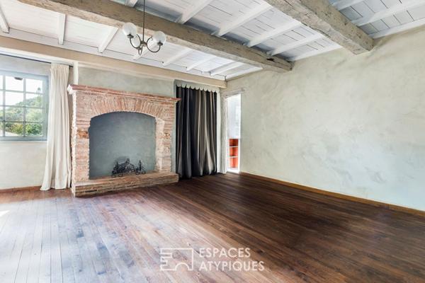 Maison au charme pittoresque et son jardin bucolique