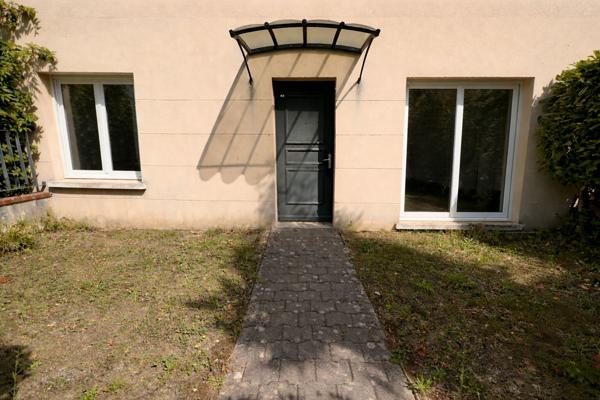 Appartement Chartres 2 pièce(s) 49.27 m2 AVEC JARDIN ET BOX FERME
