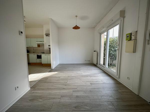 Appartement Chartres 2 pièce(s) 49.27 m2 AVEC JARDIN ET BOX FERME