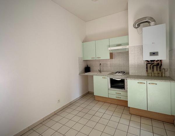 Appartement Chartres 2 pièce(s) 49.27 m2 AVEC JARDIN ET BOX FERME