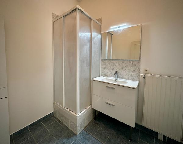 Appartement Chartres 2 pièce(s) 49.27 m2 AVEC JARDIN ET BOX FERME