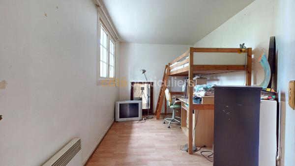 Vente
                Maison204 m² - 8 Pièces -
                    GIF SUR YVETTE (91190)