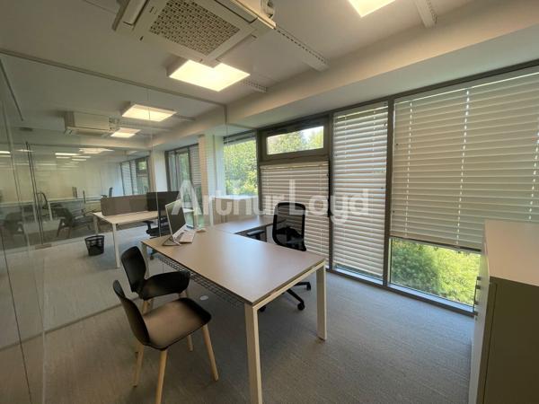 Location bureaux 366 m² équipés à Lille - Surfaces divisibles et climatisée