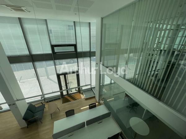 Location bureaux 366 m² équipés à Lille - Surfaces divisibles et climatisée