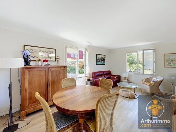 Vente                                                      Maison
                        
                     6 pièces                      137 m2                     à Mimizan