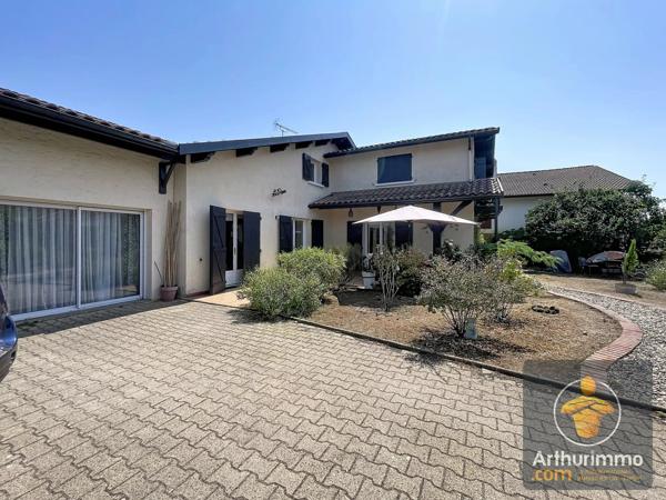 Vente                                                      Maison
                        
                     6 pièces                      137 m2                     à Mimizan