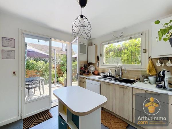 Vente                                                      Maison
                        
                     6 pièces                      137 m2                     à Mimizan