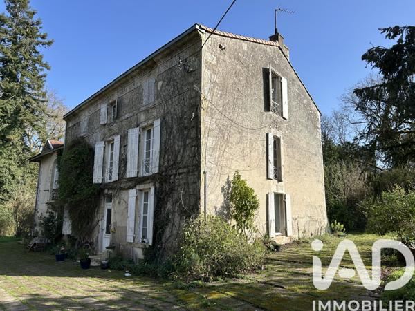 Maison à vendre 10 pièces 281 m² Échiré