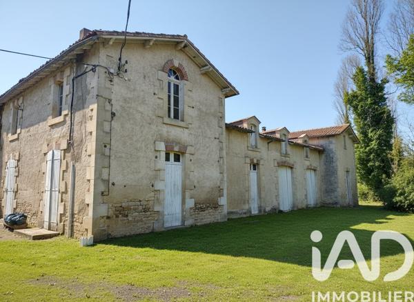 Maison à vendre 10 pièces 281 m² Échiré