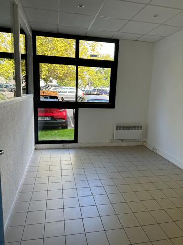 À LOUER Bureaux 41 m² en rez-de-chaussée Vannes, centre d'affaires