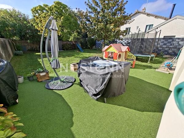 Maison indépendante de 1930 Rénovée avec garage 4 chambres - 69500 BRON