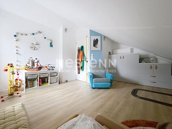 Maison indépendante de 1930 Rénovée avec garage 4 chambres - 69500 BRON