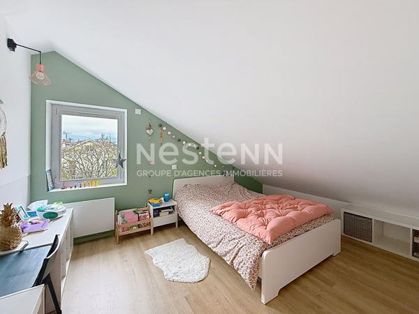 Maison indépendante de 1930 Rénovée avec garage 4 chambres - 69500 BRON