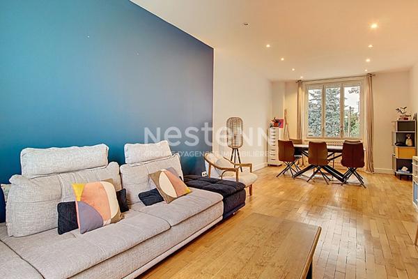 Maison indépendante de 1930 Rénovée avec garage 4 chambres - 69500 BRON