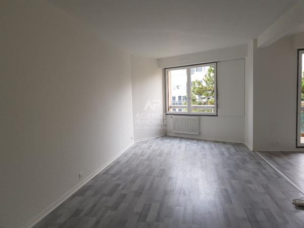 Appartement Cergy 1 pièce(s) 39,40 m2

Loyer €779/mois charges comprises **

- Ref : MG11038