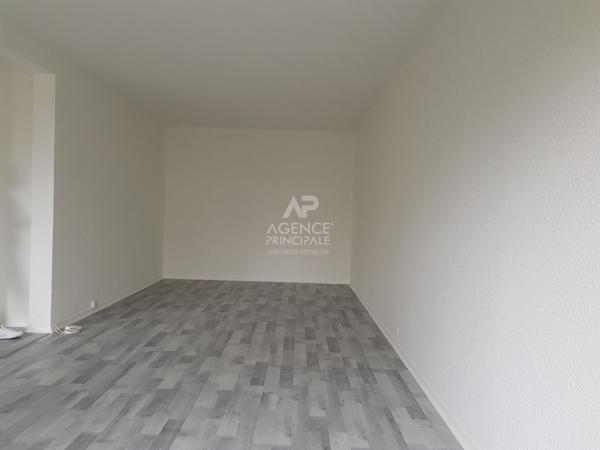 Appartement Cergy 1 pièce(s) 39,40 m2

Loyer €779/mois charges comprises **

- Ref : MG11038