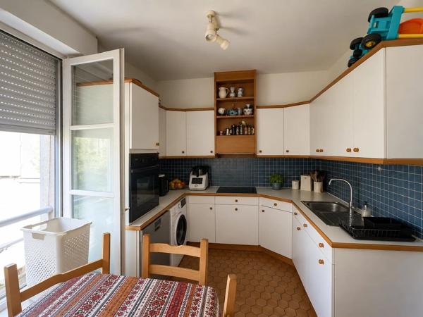 Location                                                      Appartement
                        
                     5 pièces                      113 m2                     à Chartres