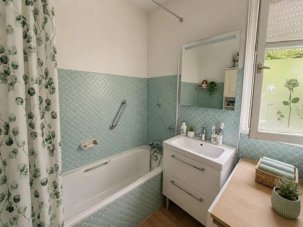 Location                                                      Appartement
                        
                     5 pièces                      113 m2                     à Chartres