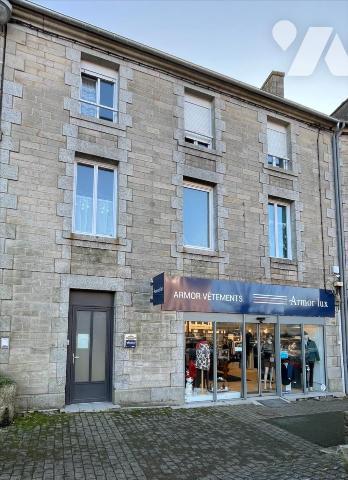 Immeuble à usage mixte commerce et habiatation Callac