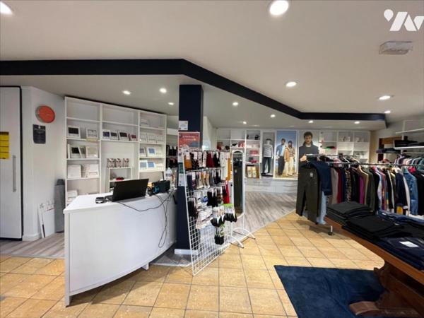 Immeuble à usage mixte commerce et habiatation Callac