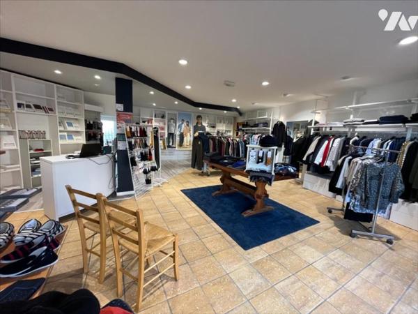 Immeuble à usage mixte commerce et habiatation Callac