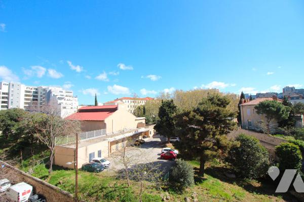 Appartement très agréable T3/4 de 74m2 dans le quartier de la Friche BELLE DE MAI + parking privatif