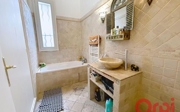 Maison à vendre    5 pièces •  Marseille 12