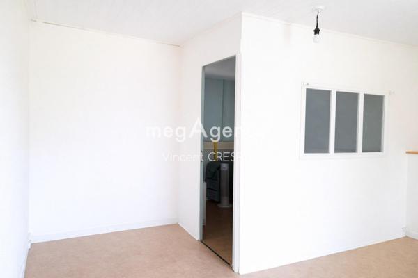 Maison à AMBRIERES-LES-VALLEES, 53300 - 3 pièces 74m²