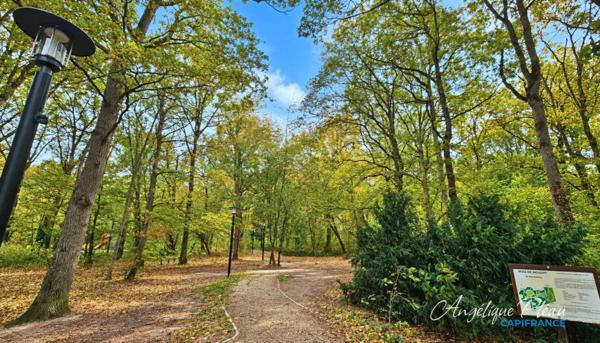 Studio meublé, équipé à vendre - MAUREPAS (78)