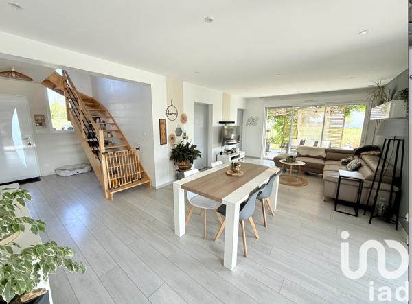 House for sale 5 rooms 133 m² Châtelain