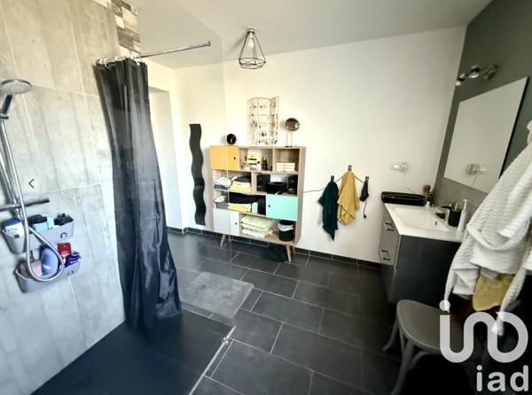 House for sale 5 rooms 133 m² Châtelain