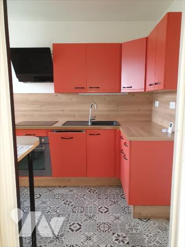 Situé Dans immeuble en copropriété, Au 1er étage, Appart de type F3 - lumineux et en parfait ét...