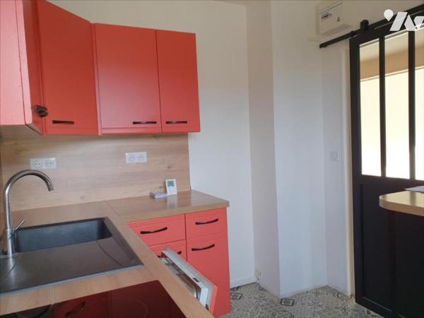 Situé Dans immeuble en copropriété, Au 1er étage, Appart de type F3 - lumineux et en parfait ét...