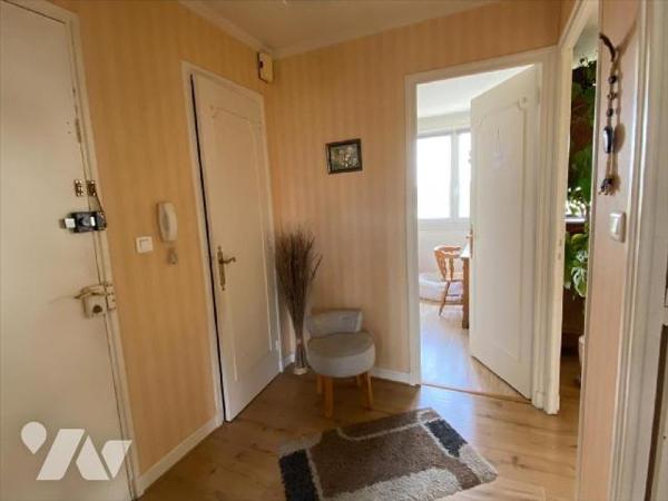 AURILLAC, appartement à vendre avec locataire en place, au 2ème étage d'une résidence en coprop...