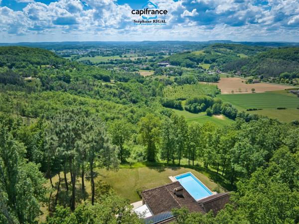 Dpt Lot et Garonne (47), à vendre FUMEL propriété en pierre P7 sur un terrain de 4ha de terrain