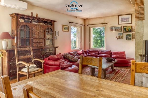 Dpt Lot et Garonne (47), à vendre FUMEL propriété en pierre P7 sur un terrain de 4ha de terrain