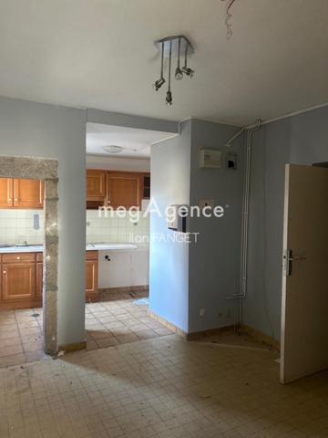 Maison à MARLHES, 42660 - 14 pièces 200m²