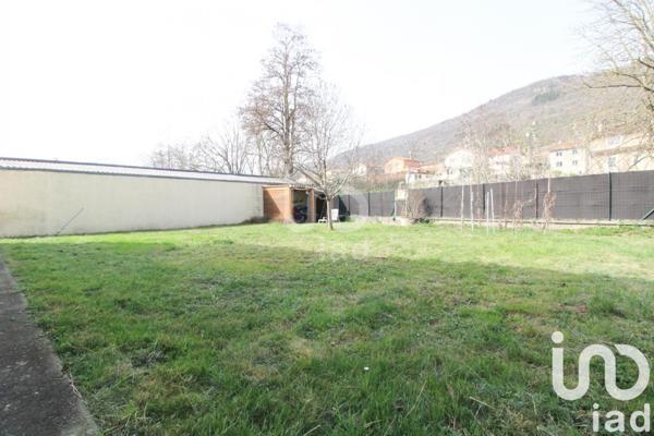 Maison 6 pièces de 125 m² à Saint-Affrique (12400)