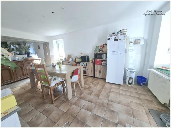 Maison d’environ 200 m² habitables avec dépendances – Aroffe