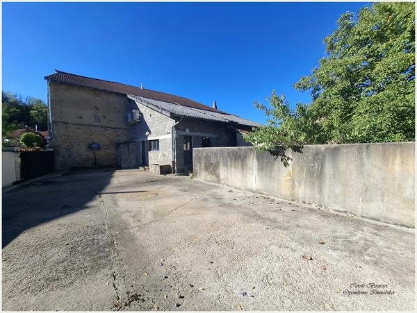 Maison d’environ 200 m² habitables avec dépendances – Aroffe