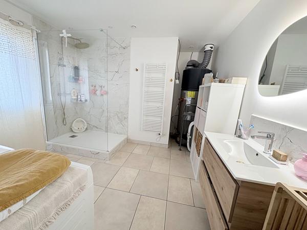 Maison de 90m² + 2 logements - 27340