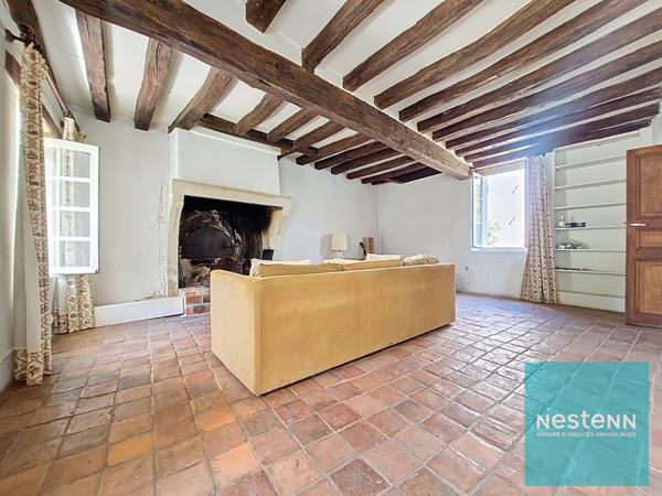 Longere disposant de beaux volumes avec une dependance et un jardin a Villethierry