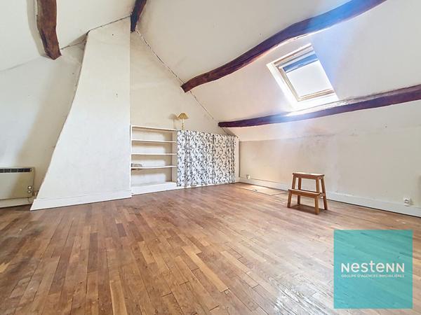 Longere disposant de beaux volumes avec une dependance et un jardin a Villethierry