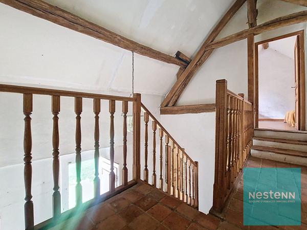 Longere disposant de beaux volumes avec une dependance et un jardin a Villethierry