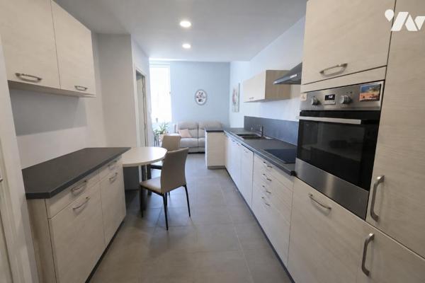 Immeuble idéalement situé, immeuble avec fort potentiel – Idéal investisseur ou maison familiale.