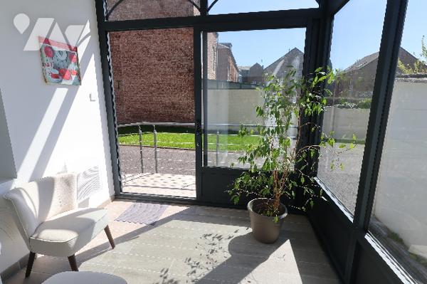 Immeuble idéalement situé, immeuble avec fort potentiel – Idéal investisseur ou maison familiale.